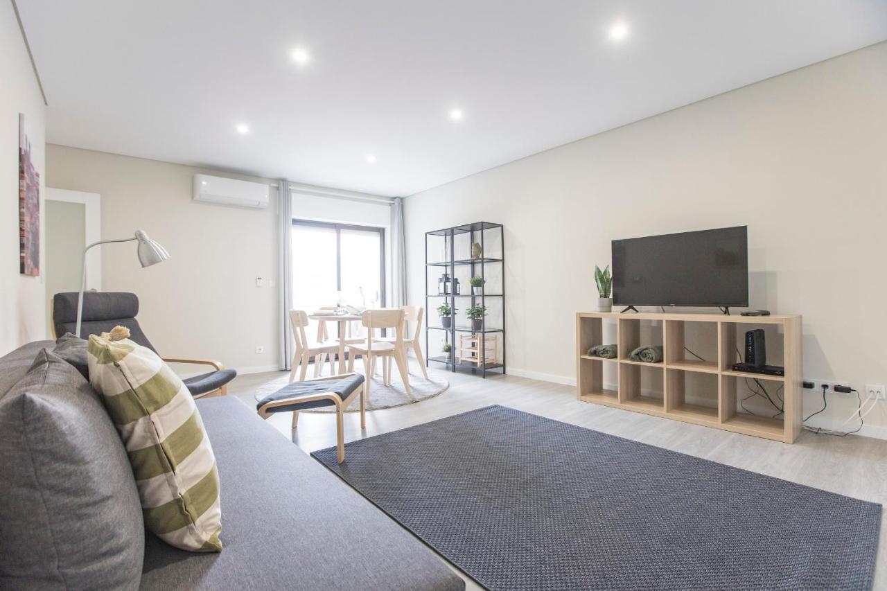 2Br Flat W/ Ac & Great Views By Lovelystay 빌라노바데가이아 외부 사진